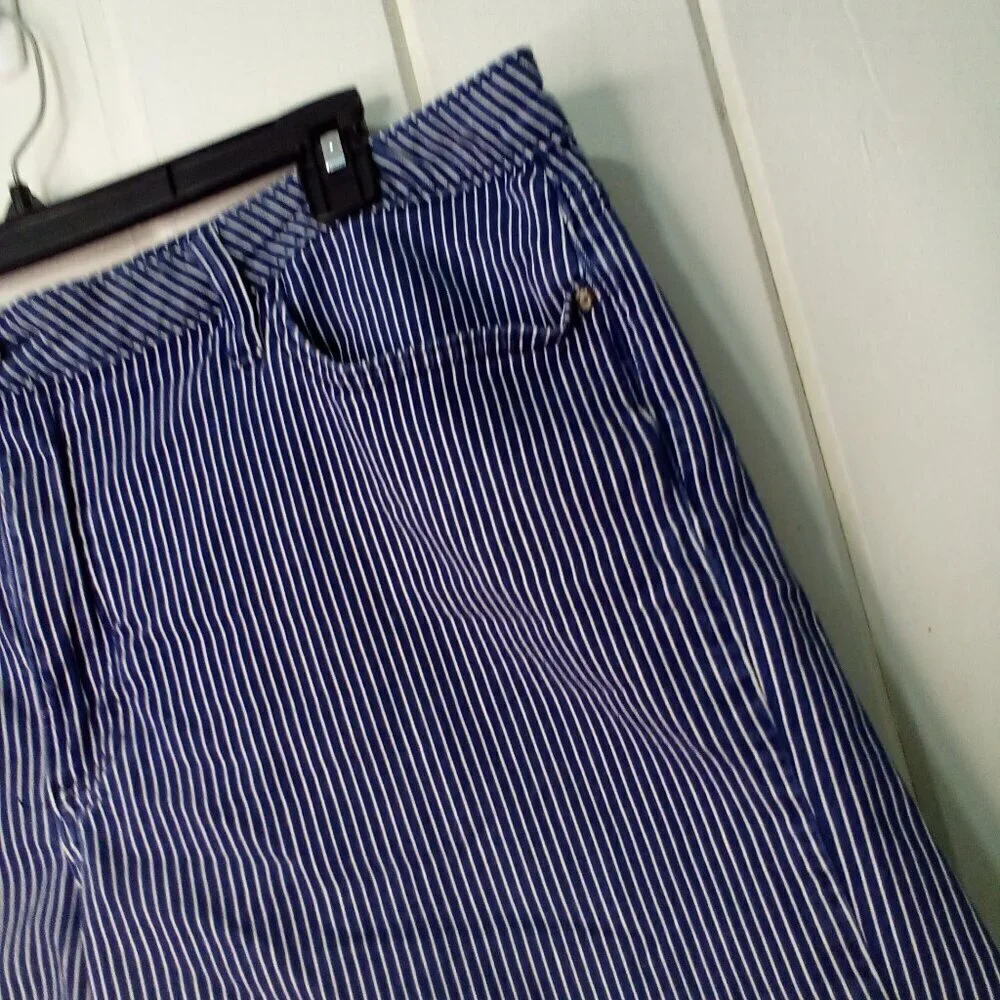 Lee shorts women